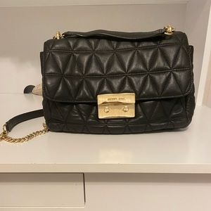 Michael Kors Vivianne Shoulder Bag